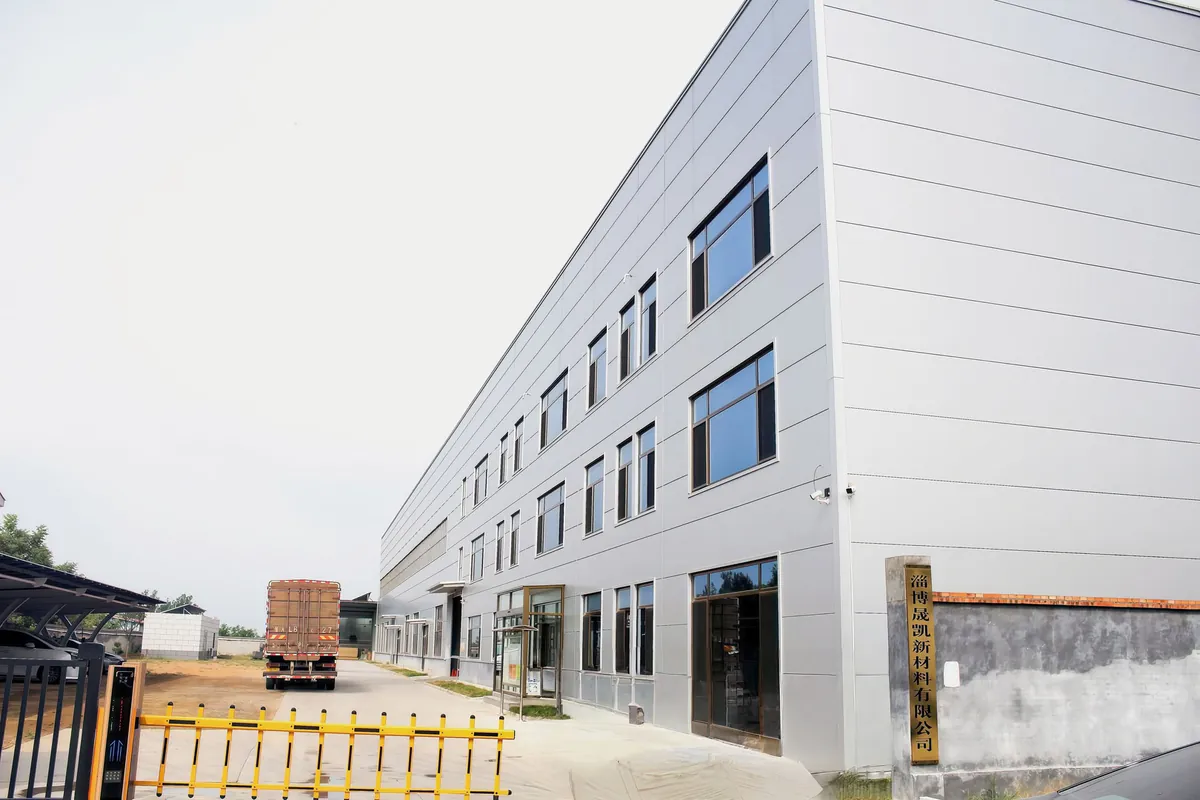 Silicon carbide crucible factory workshop